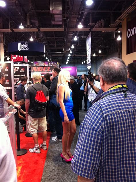 Riley Steele: Satisfaction (Video 2011) .